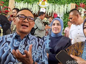 Anak Dilantik Jadi Anggota DPRD, Eks Bupati Bogor: Hati-hati Bertindak Anak Dilantik Jadi Anggota DPRD, Eks Bupati Bogor: Hati-hati Bertindak