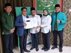 Gus Mujib-Wardah Nafisah Borong Rekom 4 Parpol Maju Pilbup Pasuruan Gus Mujib-Wardah Nafisah Borong Rekom 4 Parpol Maju Pilbup Pasuruan