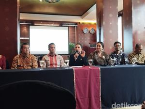 Kemenko Perekonomian Inisiasi Identitas Negara ASEAN Lewat Batik