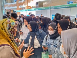 Semangat Arini dan Ayu Cari Kerja Lewat Job Fair Pemkab Bandung