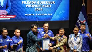 Momen AHY Serahkan Surat Rekomendasi ke 47 Calon Kepala Daerah