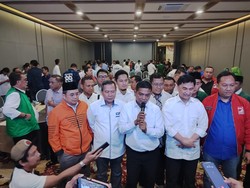 Andra Soni-Dimyati Daftar ke KPU Banten pada 29 Agustus