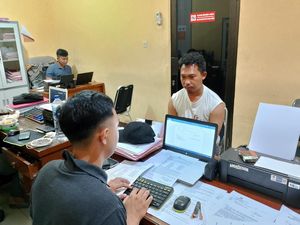 Tampang Pria yang Lecehkan Pegawai Pertashop Saat Isi BBM di Cianjur Tampang Pria yang Lecehkan Pegawai Pertashop Saat Isi BBM di Cianjur