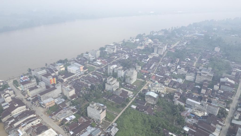 Penampakan Kabut Asap Karhutla Selimuti Wilayah Jambi Penampakan Kabut Asap Karhutla Selimuti Wilayah Jambi