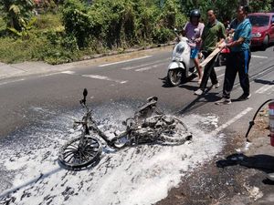 Motor Terbakar Setelah Isi Bensin Eceran di Karangasem