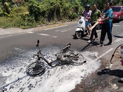Motor Terbakar Setelah Isi Bensin Eceran di Karangasem