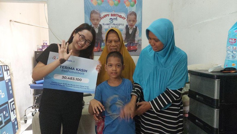 Perubahan Positif Slamet Penderita Cerebral Palsy Berkat Sahabat Baik