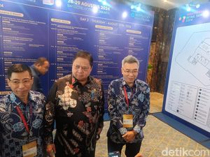 Airlangga Ungkap Alasan Banyak Mal di Jakarta Airlangga Ungkap Alasan Banyak Mal di Jakarta