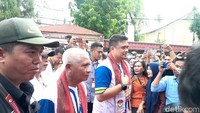 Tiba di KPU Sumut, Bobby-Surya Disambut Tarian