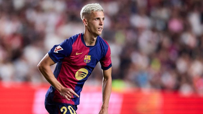 MADRID, SPAIN - AUGUST 27: Dani Olmo of FC Barcelona gestures during the La Liga match between Rayo Vallecano and FC Barcelona at Estadio de Vallecas on August 27, 2024 in Madrid, Spain. (Photo by Alvaro Medranda/Quality Sport Images/Getty Images)