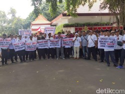 Diisukan Maju Cawagub Jatim, Warga Desak Mas Ipin Daftar di Trenggalek