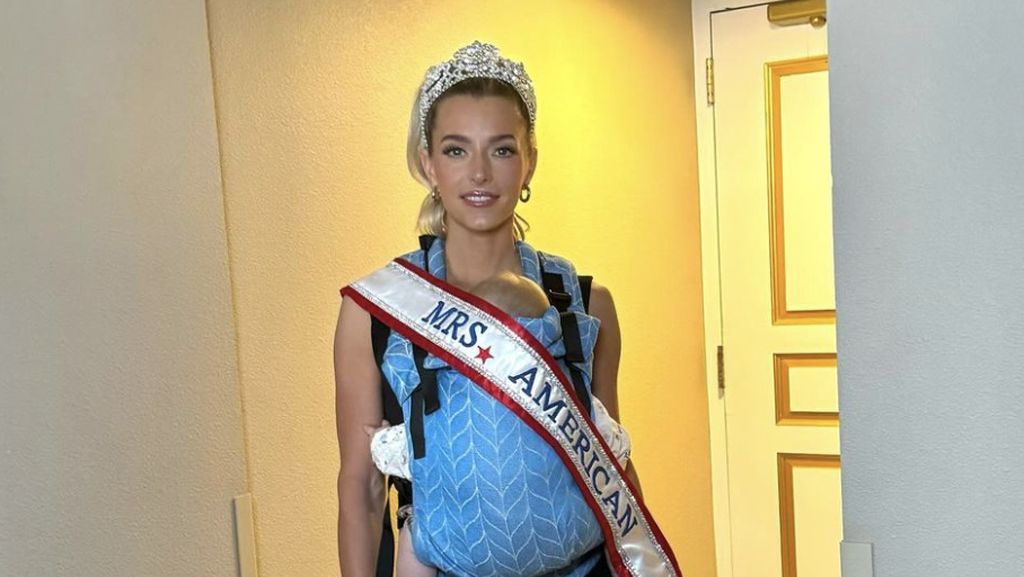 7 Momen Hannah Neelaman Ratu Trad Wife yang Momong Bayi di Kontes Kecantikan 7 Momen Hannah Neelaman Ratu Trad Wife yang Momong Bayi di Kontes Kecantikan