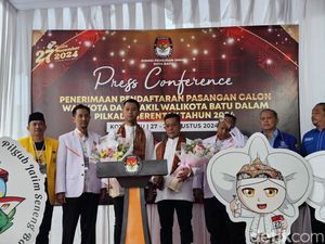 Siap Tantang Kris Dayanti, Gumelar-Rudi Daftar ke KPU Kota Batu Siap Tantang Kris Dayanti, Gumelar-Rudi Daftar ke KPU Kota Batu