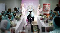Foto 14 Finalis Emeron Hijab Hunt 2024 Ikuti Kelas Makeup dan Personal Color