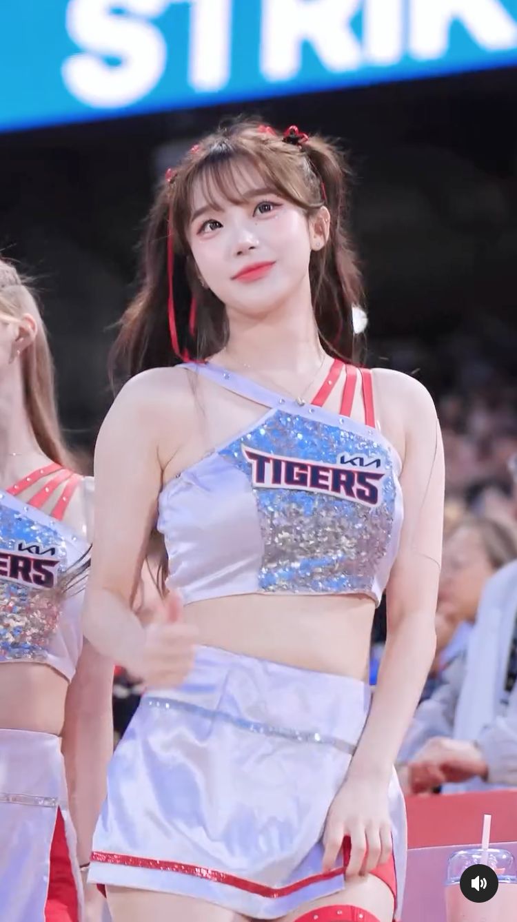 Lee Ju Eun, Cheerleader Korea yang Jogetnya Viral Jadi Parodi TikTok