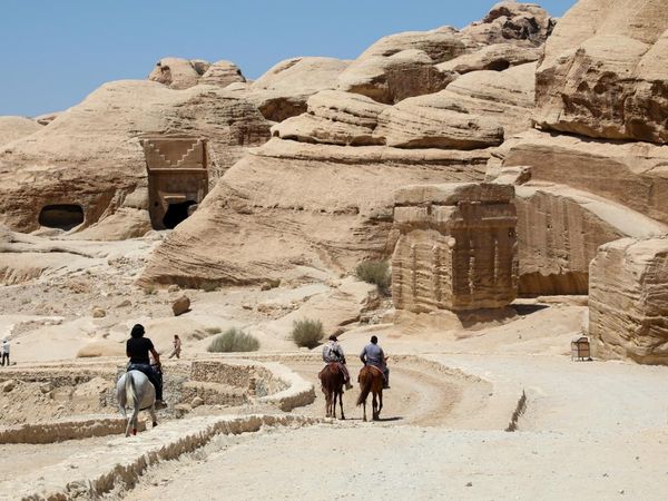 Menyusuri Kota Kuno Petra di Yordania
