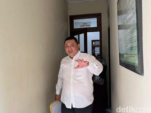 Oknum PNS Jombang Tipu Pembeli Tanah Rp 75 Juta Hanya Divonis 1,5 Tahun Bui Oknum PNS Jombang Tipu Pembeli Tanah Rp 75 Juta Hanya Divonis 1,5 Tahun Bui