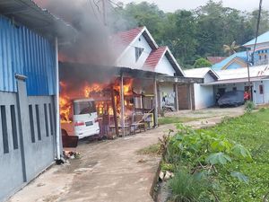 Kebakaran Hanguskan Kios-Rumah di Palopo, Anak Pemilik Alami Luka Bakar