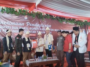 Devi-Junius Diusung 5 Parpol Daftar Pilkada ke KPU Muratara Devi-Junius Diusung 5 Parpol Daftar Pilkada ke KPU Muratara