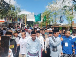 Ketum PBNW Dampingi Pathul-Nursiah Daftar Pilbup ke KPU Lombok Tengah