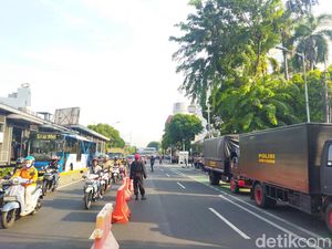 Jelang Pendaftaran Paslon Pilgub DKI, Jalan Salemba Depan KPU Ditutup Jelang Pendaftaran Paslon Pilgub DKI, Jalan Salemba Depan KPU Ditutup