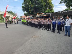Polres Jombang Terjunkan 150 Personel Amankan Pendaftaran Pilbup 2024 Polres Jombang Terjunkan 150 Personel Amankan Pendaftaran Pilbup 2024