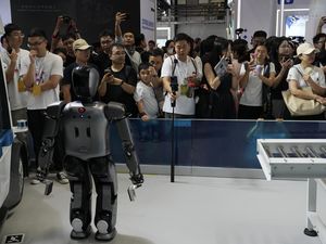 Video: Inovasi Robot Humanoid dari China Video: Inovasi Robot Humanoid dari China
