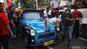 Potret Oplet Si Doel yang Antar Pramono-Rano Daftar Pilgub Jakarta