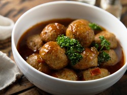 Resep Bola-bola Daging Saus BBQ yang Gurih Juicy Untuk Lauk Bekal