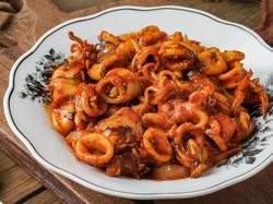 Resep Sambal Cumi Asam Jawa yang Pedas Nendang