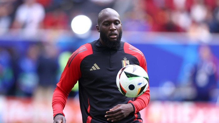 ARENA DUSSELDORF, DUSSELDORF, GERMANY - 2024/07/01: Romelu Lukaku of Belgium during warm up before the Uefa Euro 2024 round of 16 football match between France and Belgium. France wins 1-0 over Belgium. (Photo by Marco Canoniero/LightRocket via Getty Images)