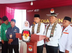 Ronny Wahyono-Wahyu Saptono Hadi Jadi Pendaftar Pertama di KPU Pacitan