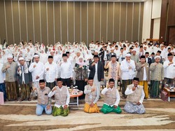 Kiai hingga Tokoh Madura Dukung Khofifah-Emil di Pilgub Jatim