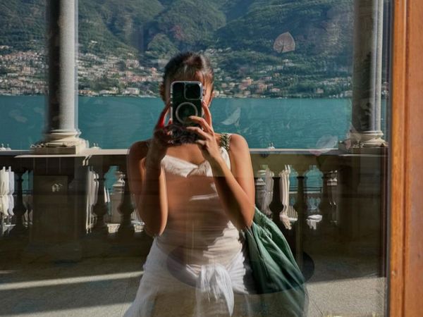 Gaya Tyna Dwi Jayanti Liburan ke Italia, Viral Diisukan Pacari Ipar Ayu Dewi
