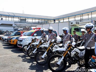Gelar Pasukan Puri Agung di Pelabuhan Ketapang