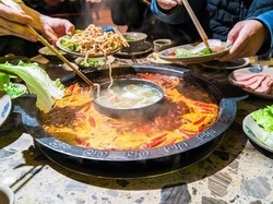 5 Negara Ini Punya Table Manner Berbeda, Jangan Sampai Keliru!