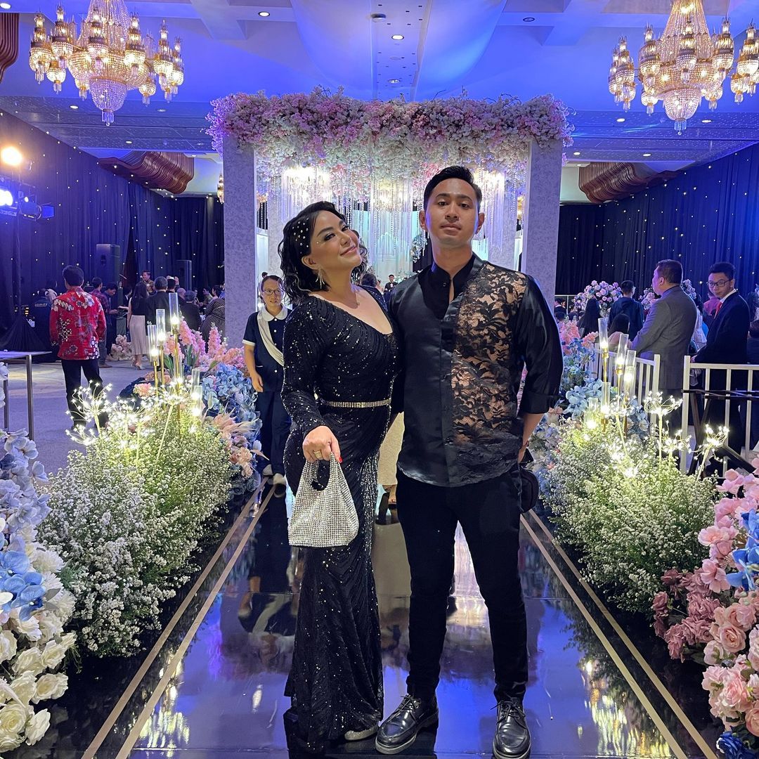 Anisa Bahar dan Kekasih Berondong