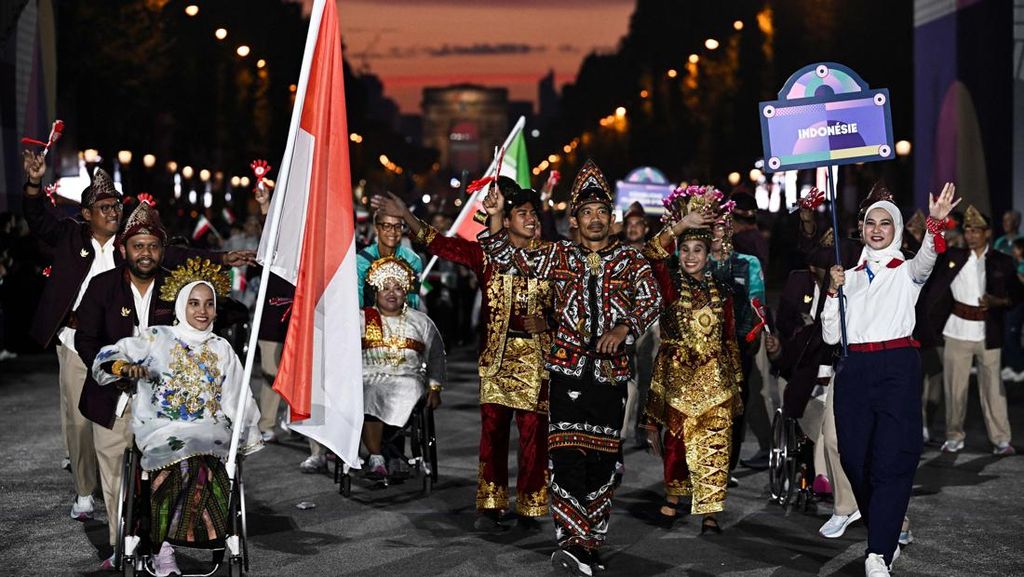 Begini Aksi Kontingen Indonesia di Pembukaan Paralimpiade Paris 2024 Begini Aksi Kontingen Indonesia di Pembukaan Paralimpiade Paris 2024