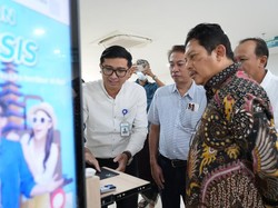 Dirut BPJS Kesehatan Cek Kualitas Layanan JKN di RS Murni Teguh Bali