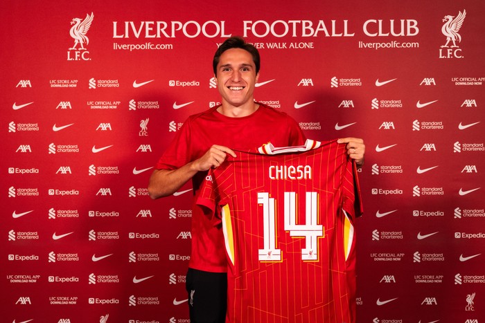 KIRKBY, ENGLAND - AUGUST 28: (THE SUN OUT, THE SUN ON SUNDAY OUT) Federico Chiesa new signing of Liverpool at AXA Training Centre on August 28, 2024 in Kirkby, England. (Photo by Nikki Dyer - LFC/Liverpool FC via Getty Images)
