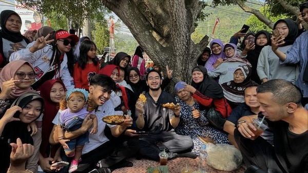 Jeje Govinda Daftar Pilbup Bandung Barat, Ini Momen Saat Kulineran