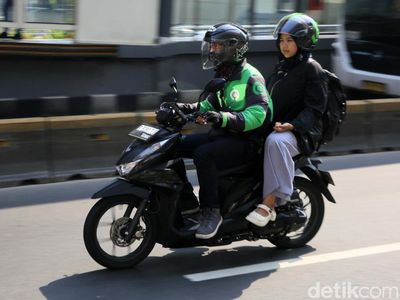 Jelang Demo, Ojol Masih Layani Penumpang