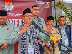 Janji Dadang-Ali Saat Daftar  PIlbup di KPU Kabupaten Bandung