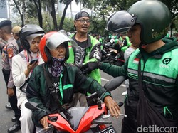 Demo Ojol di Monas, Pengendara yang Bawa Penumpang Diminta Lepas Jaket