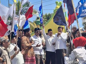 Achmad Fauzi-Imam Doa Bareng di Asta Tinggi Sebelum Daftar ke KPU Sumenep Achmad Fauzi-Imam Doa Bareng di Asta Tinggi Sebelum Daftar ke KPU Sumenep