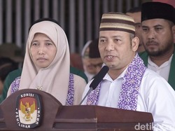 Mansah-Dwi Aryani Daftar ke KPU Babar Diiringi Musik Rebana