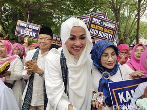 Paslon Dede Supriyadi dan Virnie Ismail Daftar Pilbup Lebak ke KPU Paslon Dede Supriyadi dan Virnie Ismail Daftar Pilbup Lebak ke KPU