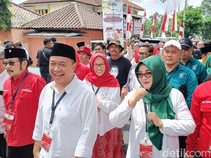 Sadewo-Lintarti Daftar Pilkada Banyumas Dikawal 12 Ketua Parpol Sadewo-Lintarti Daftar Pilkada Banyumas Dikawal 12 Ketua Parpol