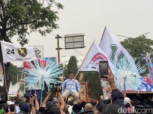 Supian-Chandra Naik Reog Saat Daftar Pilwalkot Depok ke KPU