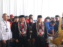 Wahyu-Suharyono Daftar Pilkada Pati Didampingi Eks Bupati Haryanto